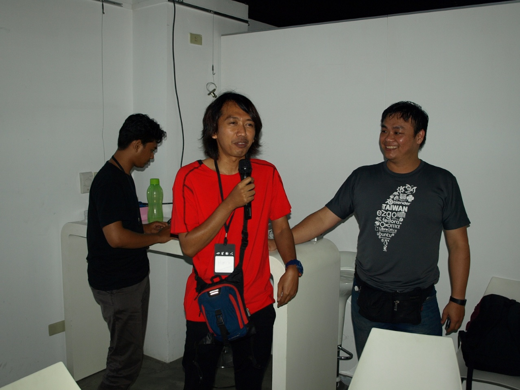 圖九：印尼代表團的主要推手 Ahmad Haris 先生分享他們舉辦 LibreOffice Conference Indonesia 的經驗。